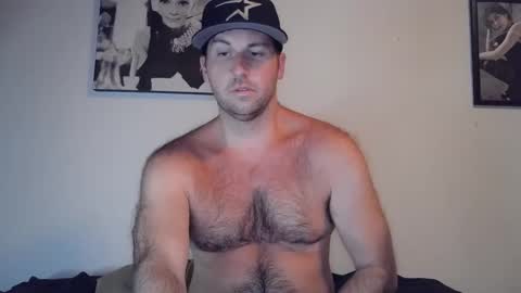 Snapshot of theetwohander chatting on 09-18-25, 01:40 Theetwohander online show from 09-18-25, 01:40