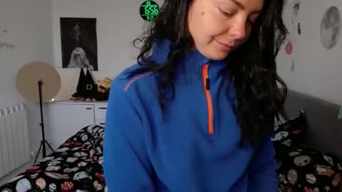 TheFarmergirl online show from 05-17-26, 03:59