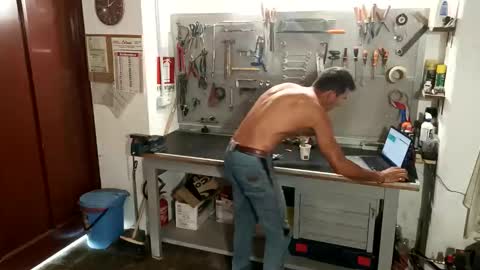 Snapshot of thefarmerpaul chatting on 09-10-25, 12:49 Paul online show from 09-10-25, 12:49