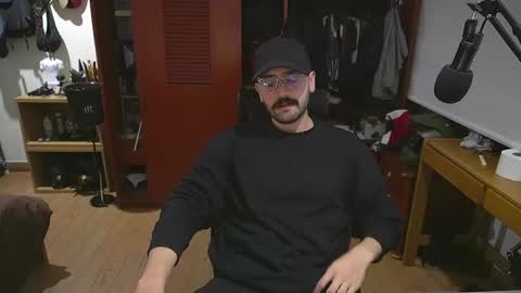 Snapshot of thefckingwolf chatting on 12-18-24, 03:37 Wolf Independent model online show from 12-18-24, 03:37