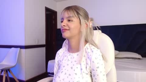 Peyton online show from 04-11-26, 03:22