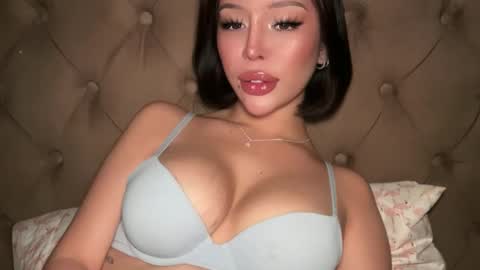 Elle  dont forget to folloW me and thumbs up online show from 03-11-26, 06:08