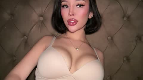 Elle  dont forget to folloW me and thumbs up online show from 04-02-26, 01:25