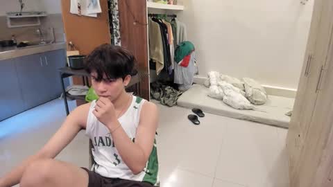 Snapshot of thegreenmagus chatting on 10-29-25, 02:14 Green online show from 10-29-25, 02:14