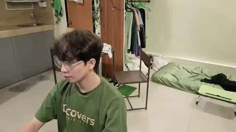 Snapshot of thegreenmagus chatting on 11-24-25, 03:01 Green online show from 11-24-25, 03:01