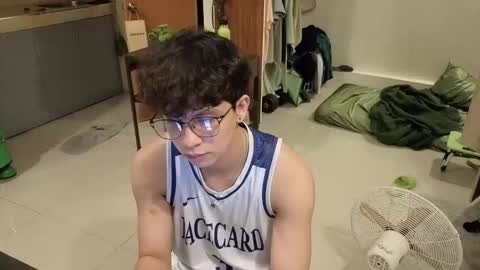 Green online show from 04-22-26, 08:10