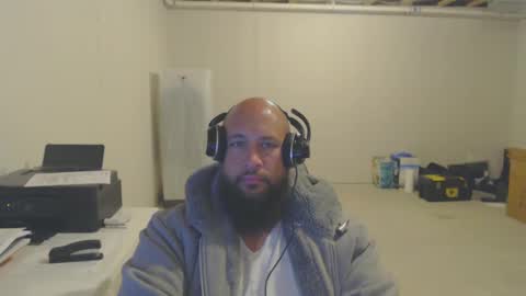 Snapshot of thehawaiian93 chatting on 09-27-25, 08:30 thehawaiian93 online show from 09-27-25, 08:30