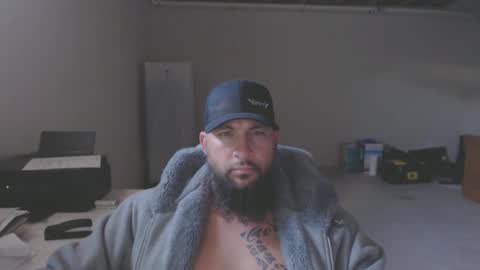 Snapshot of thehawaiian93 chatting on 09-29-25, 05:29 thehawaiian93 online show from 09-29-25, 05:29