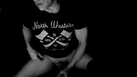 Snapshot of thehungmantis chatting on 09-22-25, 03:47 thehungmantis online show from 09-22-25, 03:47