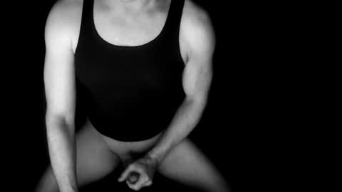 Snapshot of thehungmantis chatting on 10-06-25, 01:58 thehungmantis online show from 10-06-25, 01:58