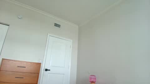 Snapshot of theislandgirl chatting on 02-27-25, 07:15 Lily Marie online show from 02-27-25, 07:15