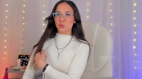 Snapshot of thekatemess_ chatting on 09-23-25, 06:27 Katie. Kate is the name I go by. online show from 09-23-25, 06:27