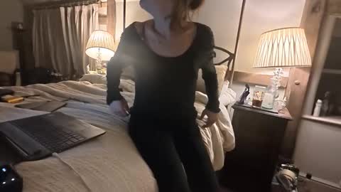 theladyduchess online show from 03-06-26, 01:46