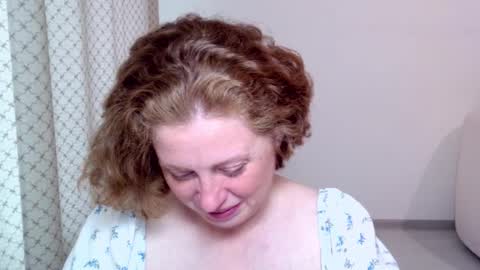 Snapshot of theladysblush chatting on 10-05-25, 07:50 Ella online show from 10-05-25, 07:50