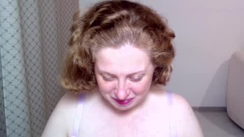 Snapshot of theladysblush chatting on 10-29-25, 05:25 Ella online show from 10-29-25, 05:25