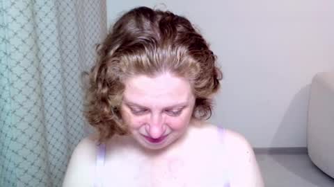 Snapshot of theladysblush chatting on 11-04-25, 06:01 Ella online show from 11-04-25, 06:01