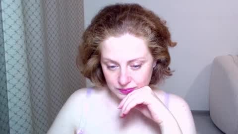 Snapshot of theladysblush chatting on 11-22-25, 05:50 Ella online show from 11-22-25, 05:50