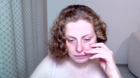 Snapshot of theladysblush chatting on 12-05-25, 08:12 Ella online show from 12-05-25, 08:12