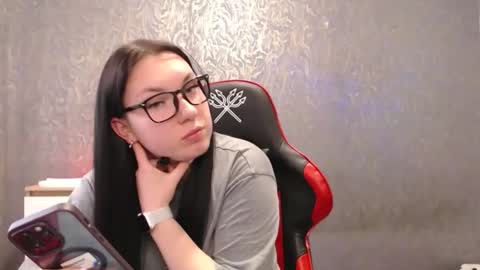 Snapshot of thelisasquirt chatting on 04-19-26, 10:58 Lisa online show from 04-19-26, 10:58