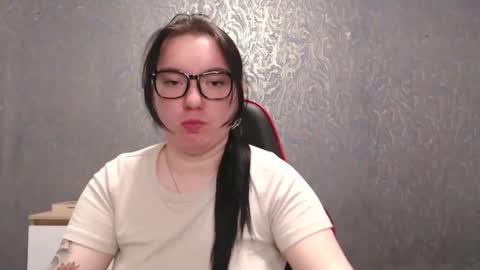 Snapshot of thelisasquirt chatting on 05-16-26, 11:57 Lisa online show from 05-16-26, 11:57