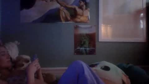 Snapshot of thelittlebambii chatting on 12-19-24, 03:40 Little Bambii online show from 12-19-24, 03:40