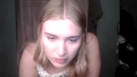 Snapshot of thelittlebambii chatting on 11-22-25, 09:36 Little Bambii online show from 11-22-25, 09:36