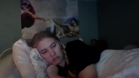 Snapshot of thelittlebambii chatting on 11-25-25, 04:12 Little Bambii online show from 11-25-25, 04:12