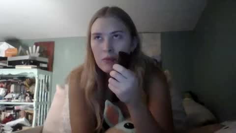 Snapshot of thelittlebambii chatting on 11-30-25, 09:08 Little Bambii online show from 11-30-25, 09:08