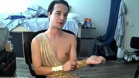 Louie online show from 10-28-25, 04:31