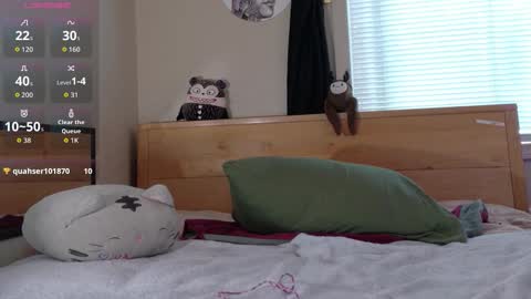 Snapshot of thelunastorm chatting on 10-27-25, 05:39 The Luna Storm online show from 10-27-25, 05:39