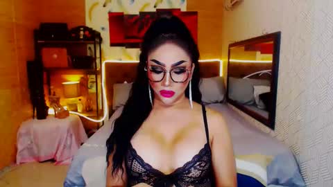 Snapshot of thelustqueen chatting on 03-01-25, 07:04 thelustqueen online show from 03-01-25, 07:04