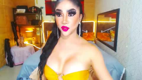 Snapshot of thelustqueen chatting on 03-09-25, 10:19 thelustqueen online show from 03-09-25, 10:19