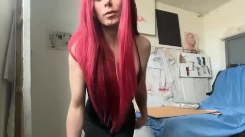 Lucy Lucy online show from 02-25-26, 04:05