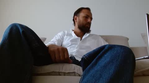 TheMonarchGoat online show from 11-18-25, 10:31