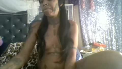 Snapshot of themoodywitch chatting on 01-21-25, 07:06 the moody witch online show from 01-21-25, 07:06