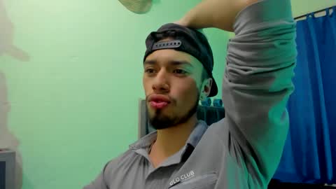 Snapshot of theo_stone04 chatting on 09-14-25, 07:29 Theo online show from 09-14-25, 07:29