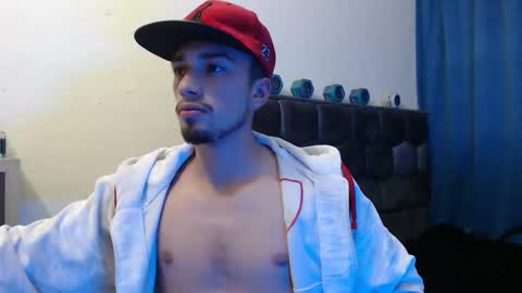 Snapshot of theo_stone04 chatting on 11-05-25, 08:36 Theo online show from 11-05-25, 08:36