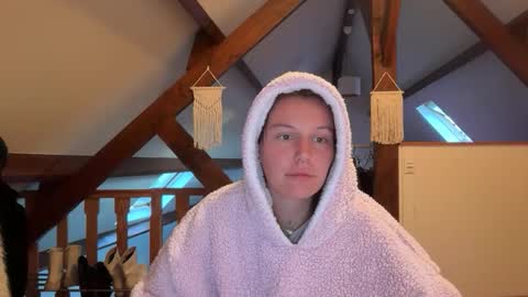 Snapshot of theofficialqueen chatting on 04-12-26, 06:13 theofficialqueen online show from 04-12-26, 06:13