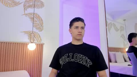 Snapshot of theohawke_ chatting on 12-23-24, 12:30 THEO- MATEO online show from 12-23-24, 12:30