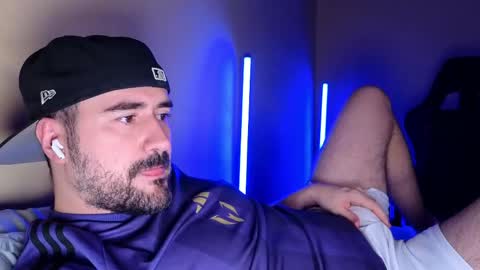 Theo Ravi online show from 04-15-26, 03:24