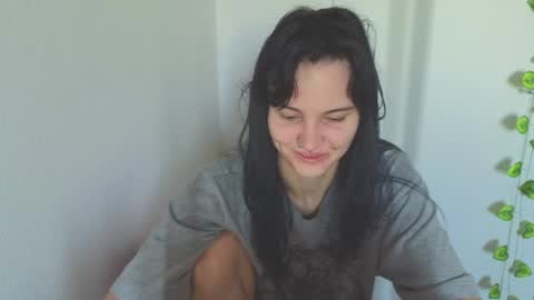 Snapshot of thepasssiflora chatting on 05-03-26, 04:18 Vanessa online show from 05-03-26, 04:18