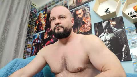 Snapshot of thephenomone chatting on 11-10-25, 06:23 Chris online show from 11-10-25, 06:23