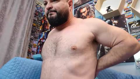 Snapshot of thephenomone chatting on 12-03-25, 05:04 Chris online show from 12-03-25, 05:04