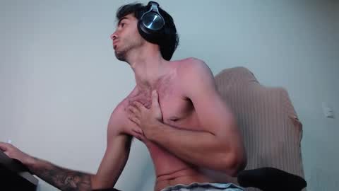 Santiago Enrique online show from 02-24-26, 05:05