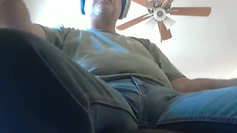 Snapshot of thereisnospoon1970 chatting on 11-15-25, 06:04 Neo online show from 11-15-25, 06:04