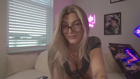 therosiecheeks online show from 03-27-26, 11:37