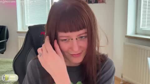 LISA                                            online show from 06-04-26, 10:32