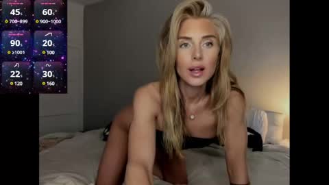 Selina Kyle online show from 02-06-25, 11:26