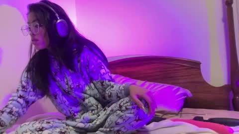 silky baby online show from 11-27-25, 02:02