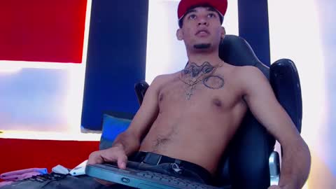 Snapshot of theskinny8inch_ chatting on 01-10-25, 05:26 theskinny8inch_ online show from 01-10-25, 05:26